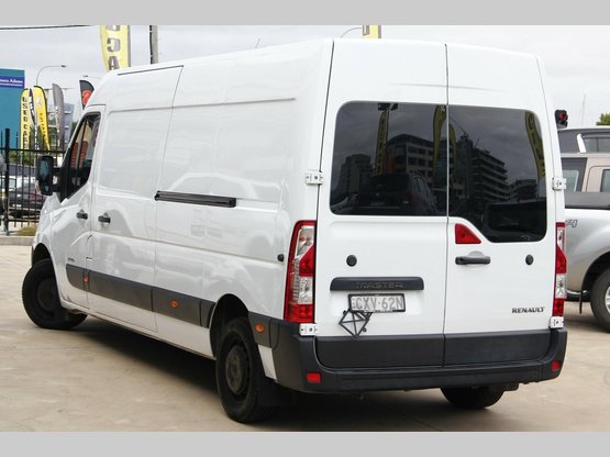 2015 Renault Master Mid Roof LWB AMT