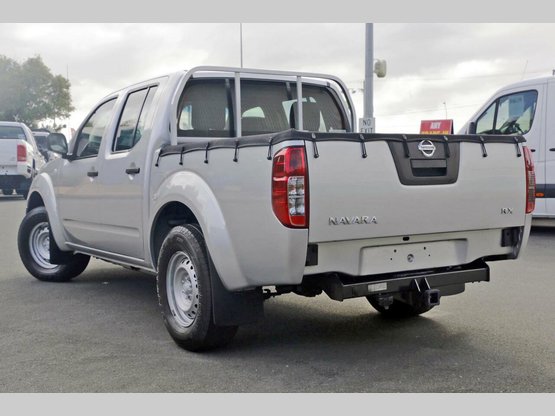 2011 NISSAN NAVARA RX (4x2)