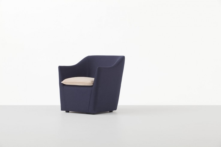 ARGO ARMCHAIR