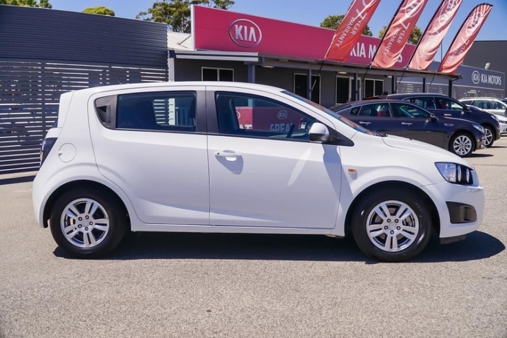 2015 Holden Barina Cd Hatchback (White) 