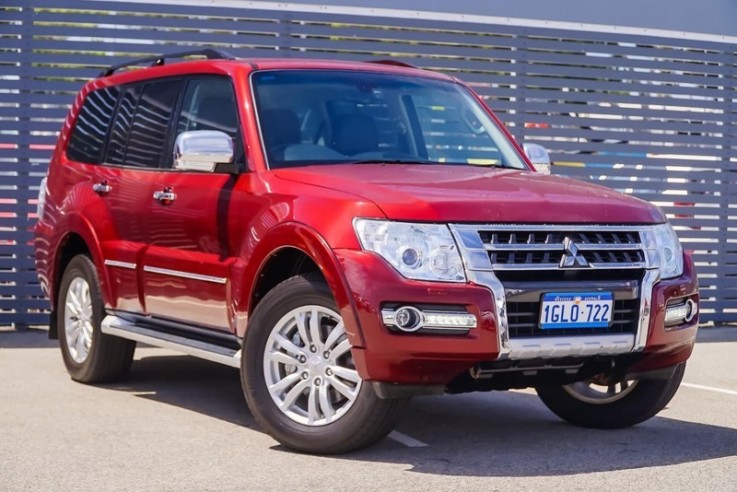 2016 Mitsubishi Pajero Exceed Wagon (Red