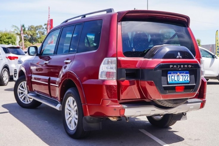 2016 Mitsubishi Pajero Exceed Wagon (Red