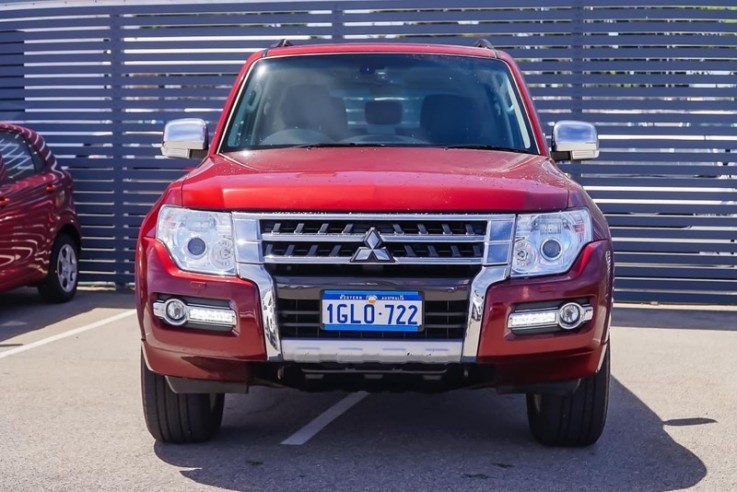 2016 Mitsubishi Pajero Exceed Wagon (Red