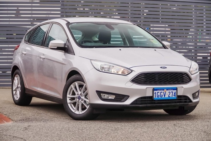 2016 Ford Focus Trend Hatchback (Silver)