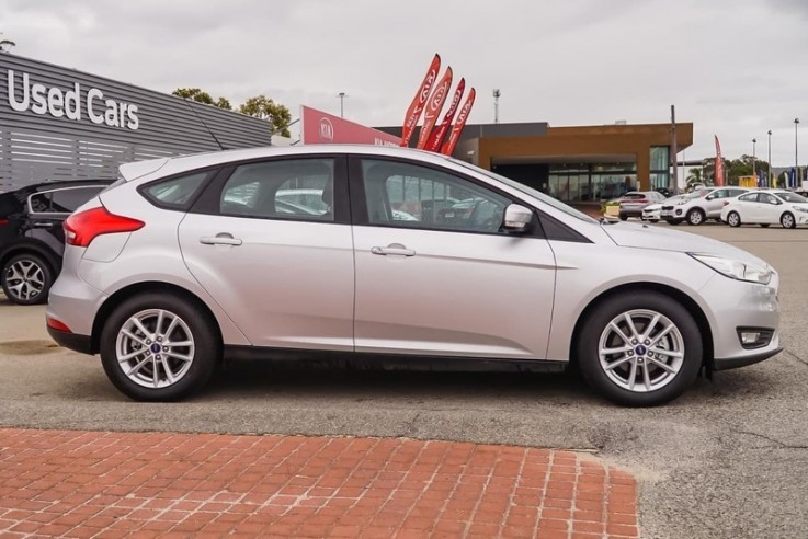 2016 Ford Focus Trend Hatchback (Silver)