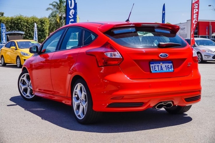 2013 Ford Focus St Hatchback (Red) 