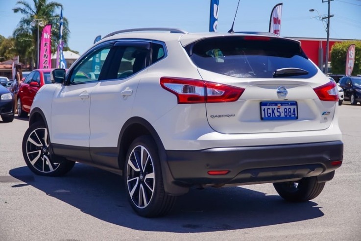 2014 Nissan Qashqai Ti Wagon (White) 