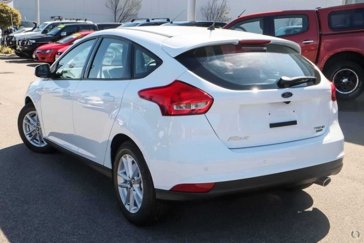 2017 Ford Focus Trend Hatchback (White) 