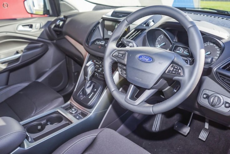 2018 Ford Escape Trend Wagon (Silver) 