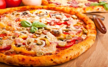 Get 15% off  Aroma's Pizza House