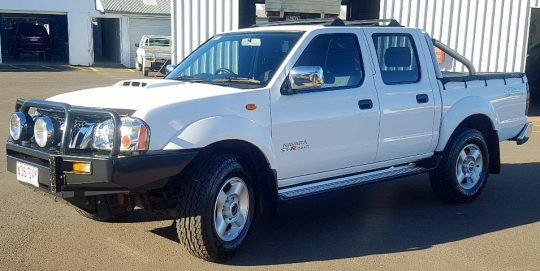 NISSAN D22 NAVARA ST-R OUTLAW