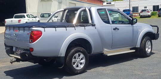 MITSUBISHI TRITON CLUB CAB