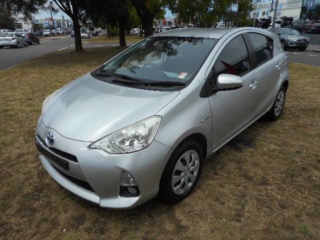 2012 Toyota Prius-C Hybrid NHP10R