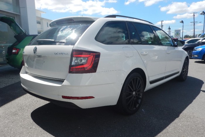 2017 MY18 Skoda Octavia NE Sport Wagon f