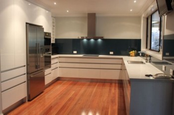 Buy Impressive Black Kitchen Splashback at Cost-Effective Prices