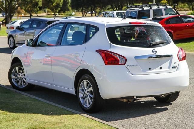 2016 Nissan Pulsar ST