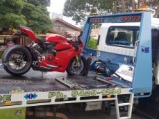 Professional emergency towing in Melbourne