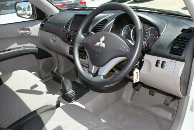 2013 Mitsubishi Triton GL