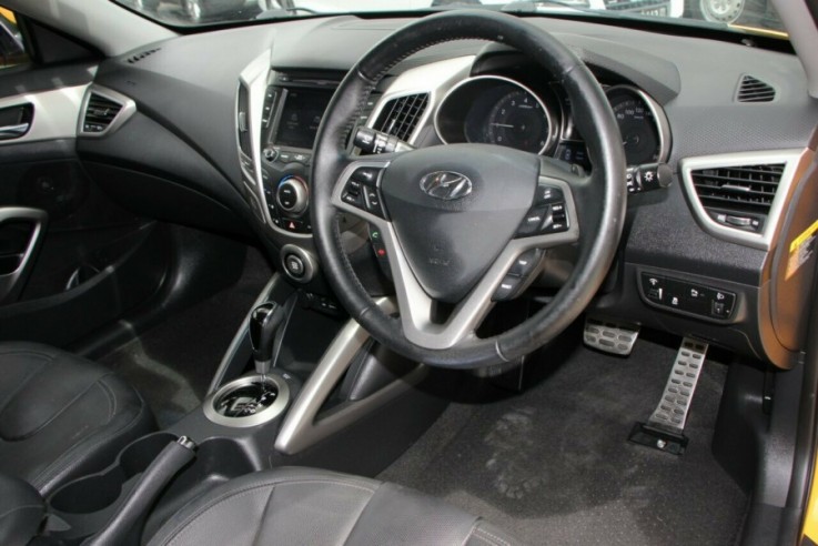 2012 Hyundai Veloster + Coupe D-CT