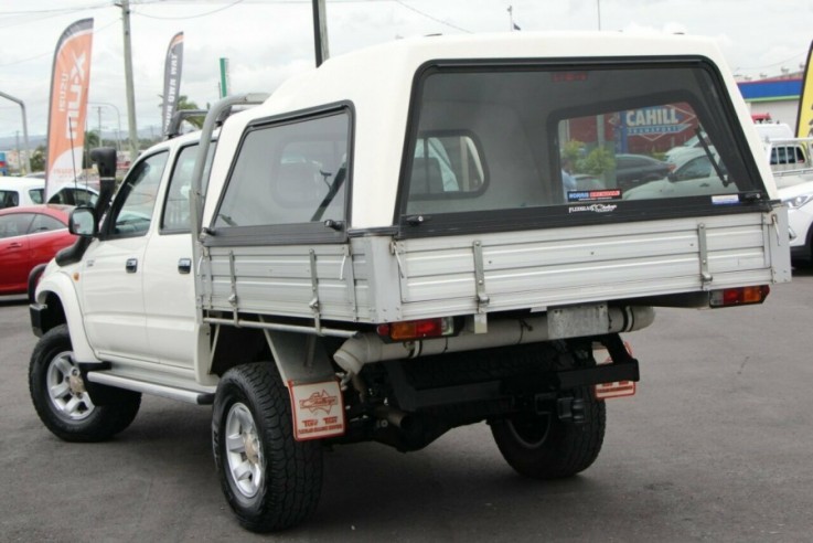 2003 Toyota Hilux SR5