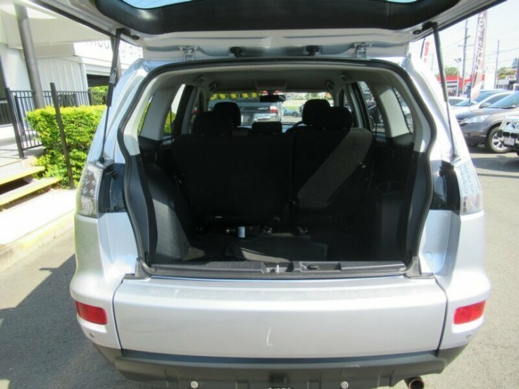 2011 MITSUBISHI OUTLANDER LS WAGON (SILV