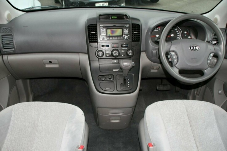 2012 Kia Grand Carnival SI