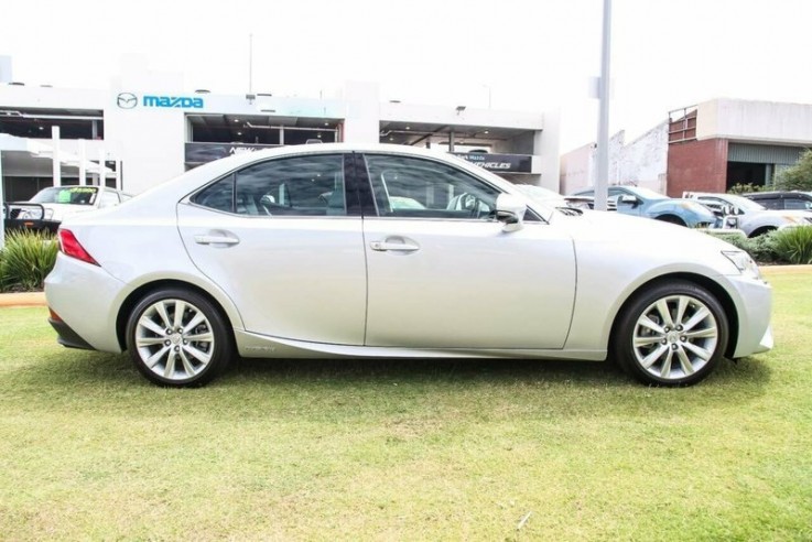  Lexus 2016 Is300h Luxury Sedan