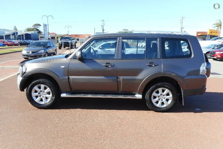 2009 Mitsubishi Pajero GLS