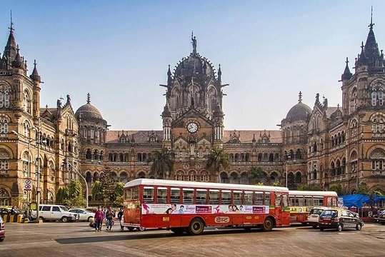 Visit Mumbai’s Famous Elephanta Caves for a Fun-filled Day