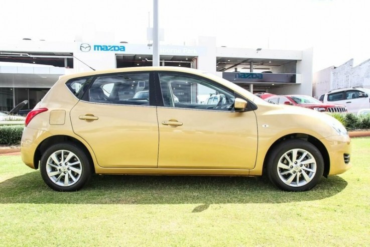  Nissan Pulsar 2014 St Hatchback