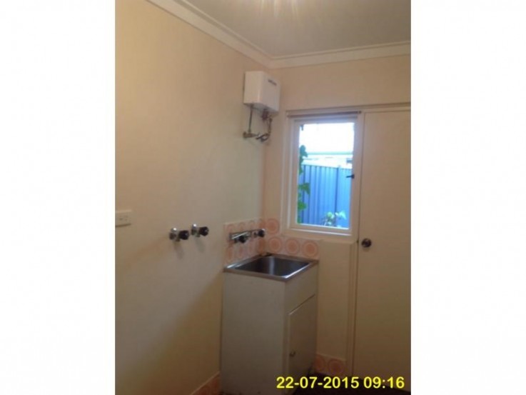 7/4 Robinson Street,Fremantle $300weekly