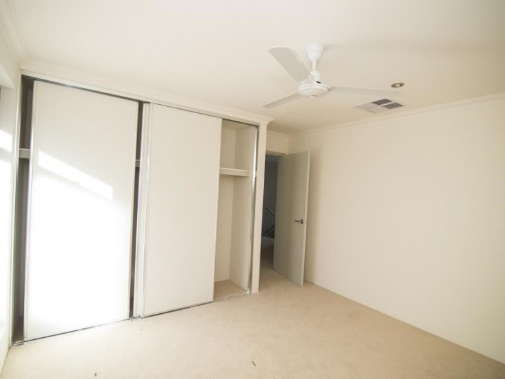  4/8 Bridges Road, Melville $590 Weekly 