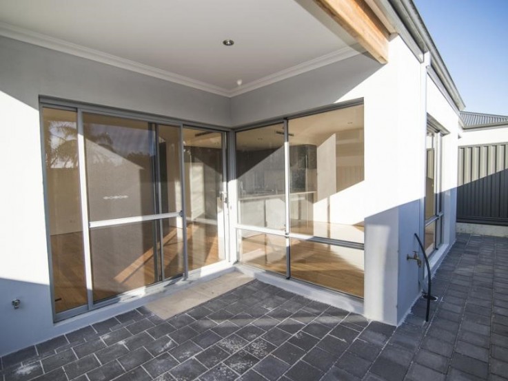  4/8 Bridges Road, Melville $590 Weekly 