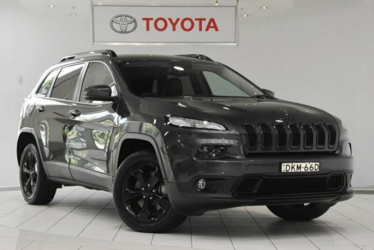 2015 Jeep Cherokee Blackhawk Wagon (Grey