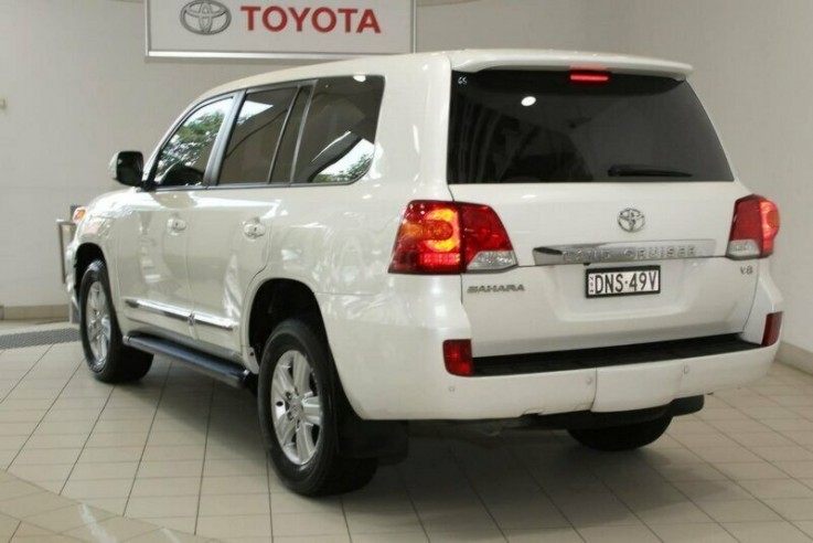 2014 Toyota Landcruiser Sahara Wagon (Cr