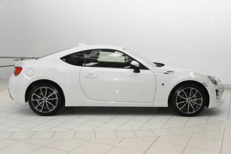 2017 Toyota 86 GTS Coupe (White Liquid)