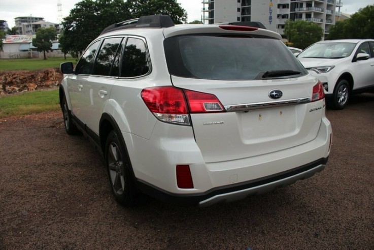      2014 Subaru Outback 2.5i Lineartron