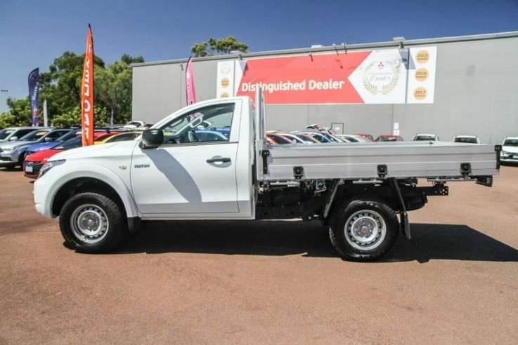 2016 Mitsubishi Triton Glx Cab Chassis (