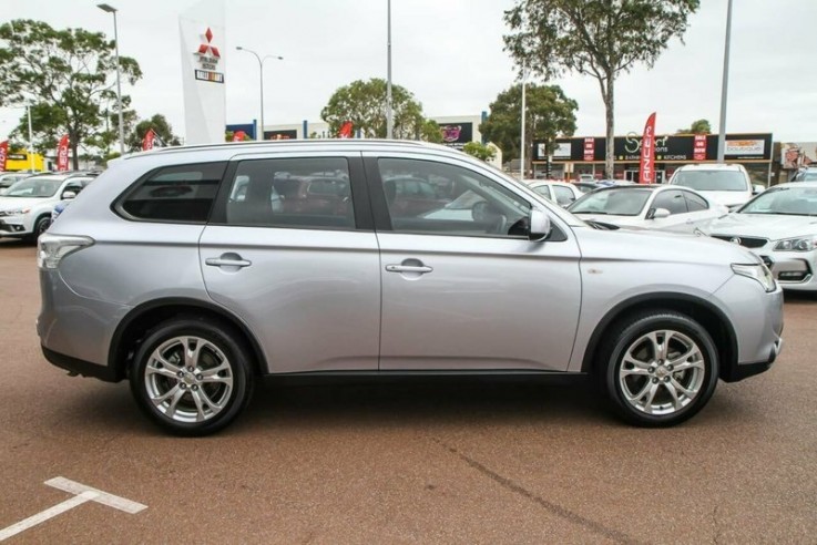 2014 Mitsubishi Outlander Es 2wd Wagon (