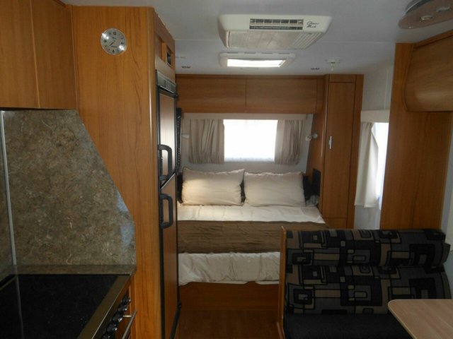 2010 Jayco Sterling Outback 20.64-1 Cara