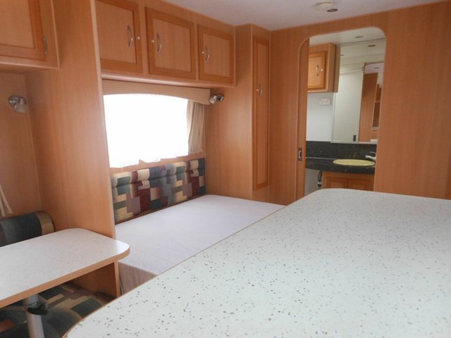 2008 Windsor Genesis 537s Caravan