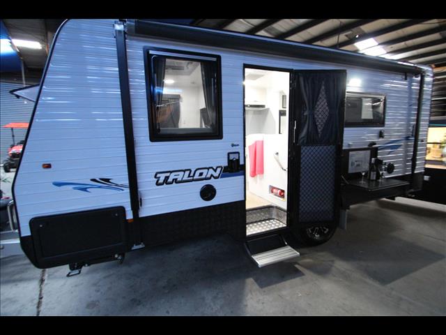 2017 Golden Talon 18' full Ensuite