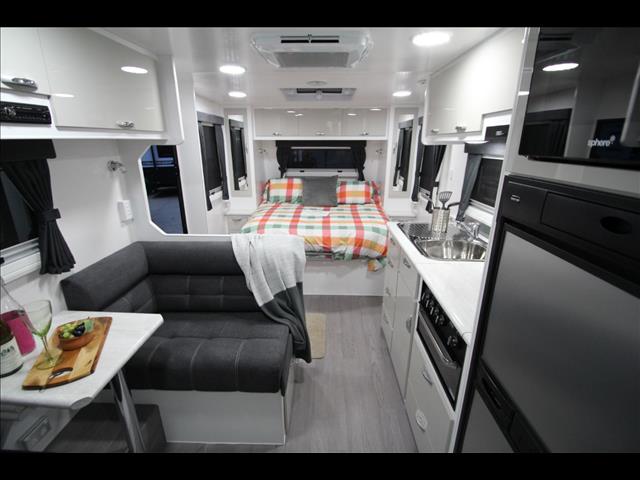 2017 Golden Talon 18' full Ensuite