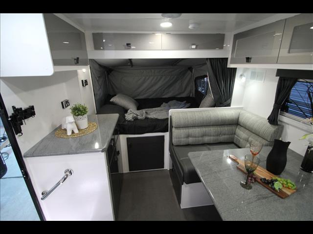 2017 Paramount Duet Expander caravan