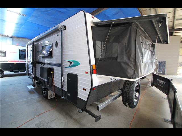 2017 Paramount Duet Expander caravan