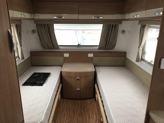 21'6 Paramount Adventurer 2 bunks