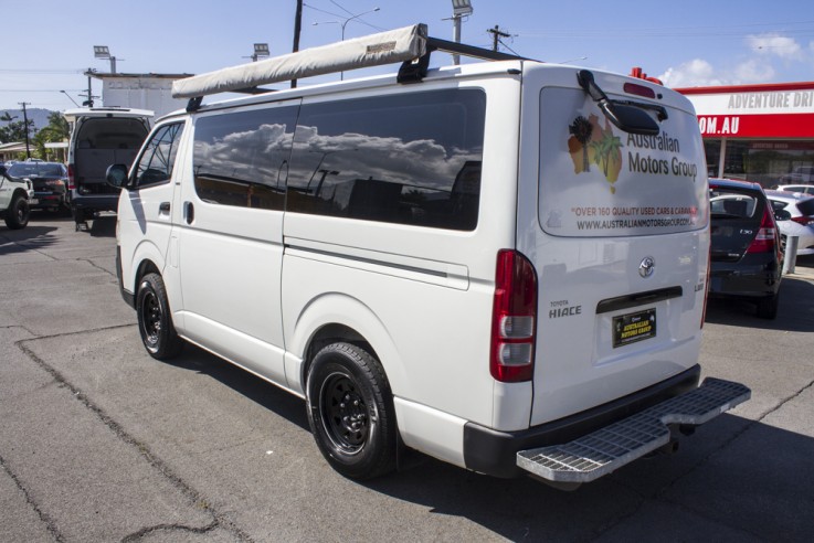 2009 Toyota Hiace LWB 4d Van