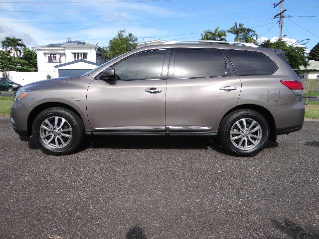 2013 Nissan Pathfinder ST-L (4X4)