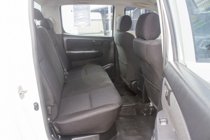 2014 Toyota Hilux SR (4X4) Dual Cab P/up