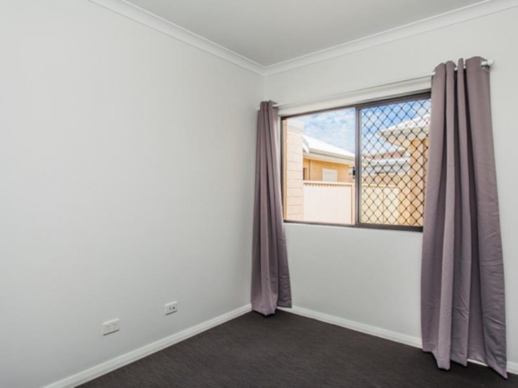 1/3 Ellam Street, St James $390 per week